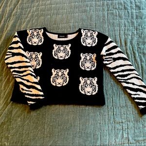 Super cute cropped tiger sweater size medium